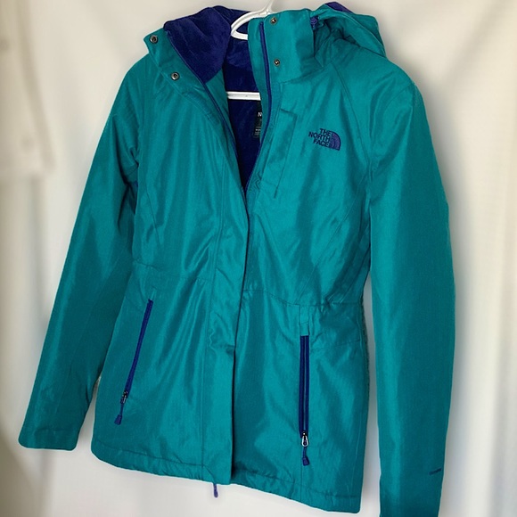 Women’s XS North Face winter coat - Picture 8 of 14